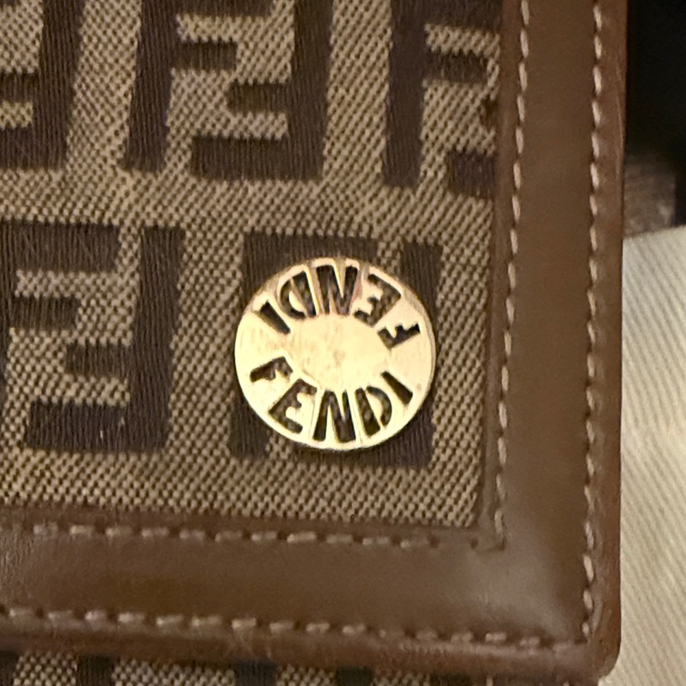 Fendi RARE Kisslock Zucca Wallet EUC - Picture 3 of 17
